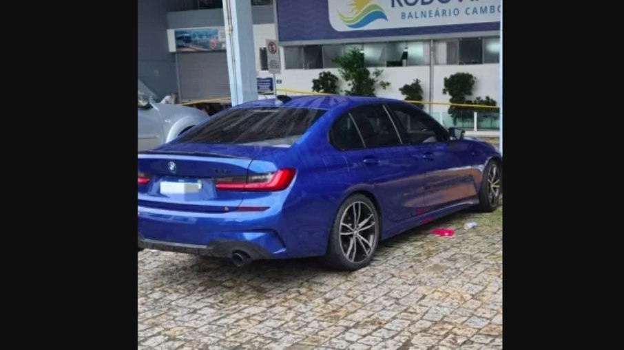 Corpos das quatro vítimas foram encontrados dentro de um carro BMW, no estacionamento da rodoviária de Balneário Camboriú, no litoral norte de Santa Catarina