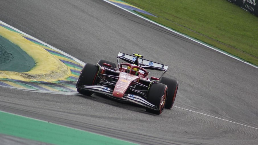 Lewis Hamilton na segunda perna do S do Senna Lewis Hamilton na segunda perna do S do Senna