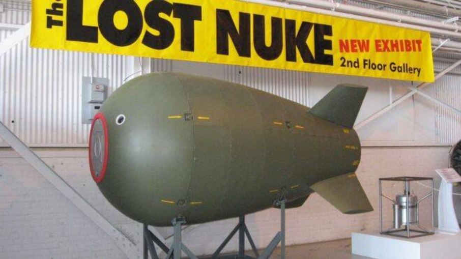 Réplica da arma nuclear perdida: Smyrichinsky diz que encontrou o dispositivo ao mergulhar na costa da Ilha Pitt no início de outubro Réplica da arma nuclear perdida: Smyrichinsky diz que encontrou o dispositivo ao mergulhar na costa da Ilha Pitt no início de outubro