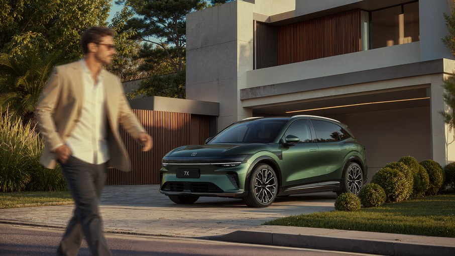 SUV elétrico premium da Zeekr tem motor único de 421 cv, bateria de 100 kWh e autonomia de até 491 km