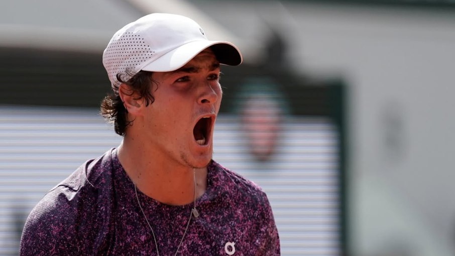 João Fonseca impõe derrota quase inédita na carreira de Djokovic