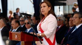 Presidente do Peru descarta renúncia após investigação