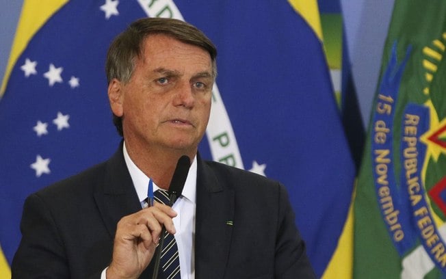 Aliados lançam 'vaquinha' por Bolsonaro e pedem Pix para pagar 'diversas multas em processos'
