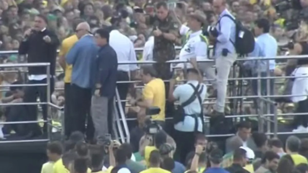 Bolsonaro discursa em ato do 7 de Setembro em Copacabana (RJ)