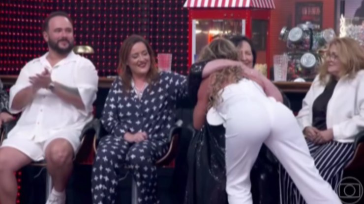Dona Déa e Lívia Andrade selam a paz: "Nunca perceberam"