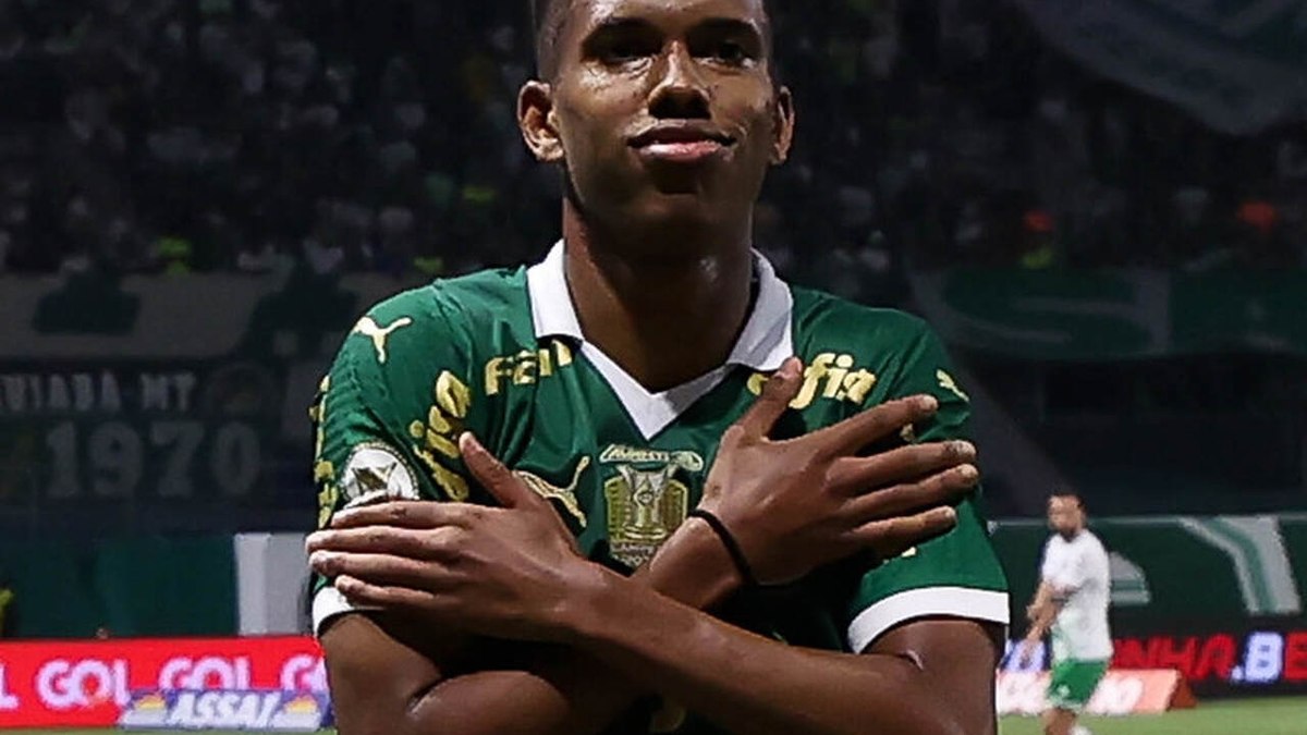 Estevão volta ao Palmeiras após defender a Seleção