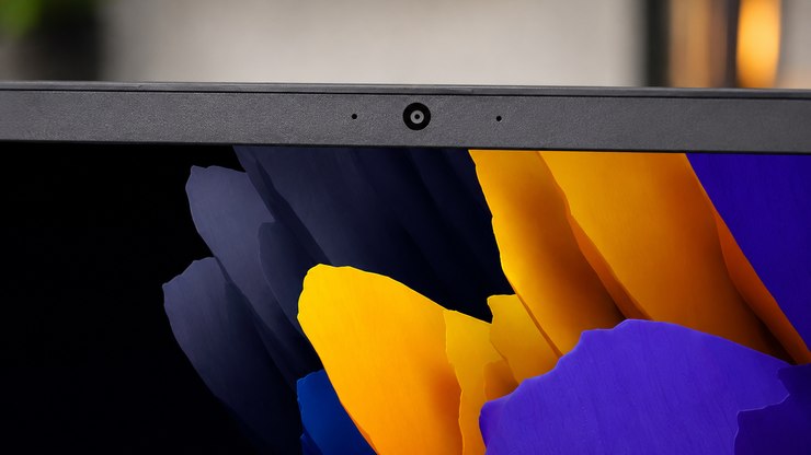 Para que serve a bolinha preta ao lado da câmera do notebook?
