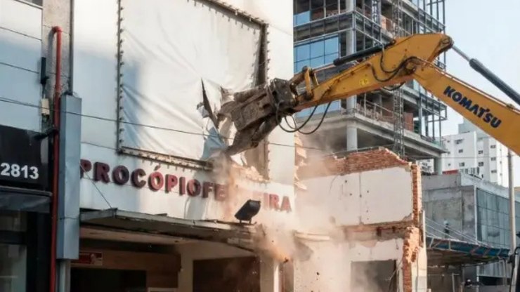 O%20Teatro%20Proc%C3%B3pio%20Ferreira%20n%C3%A3o%20caiu%2C%20diferente%20da%20imprensa O%20Teatro%20Proc%C3%B3pio%20Ferreira%20n%C3%A3o%20caiu%2C%20diferente%20da%20imprensa