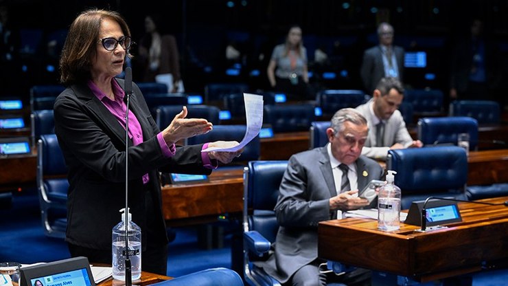 Senado suspende norma sobre aborto para menor vítima de estupro