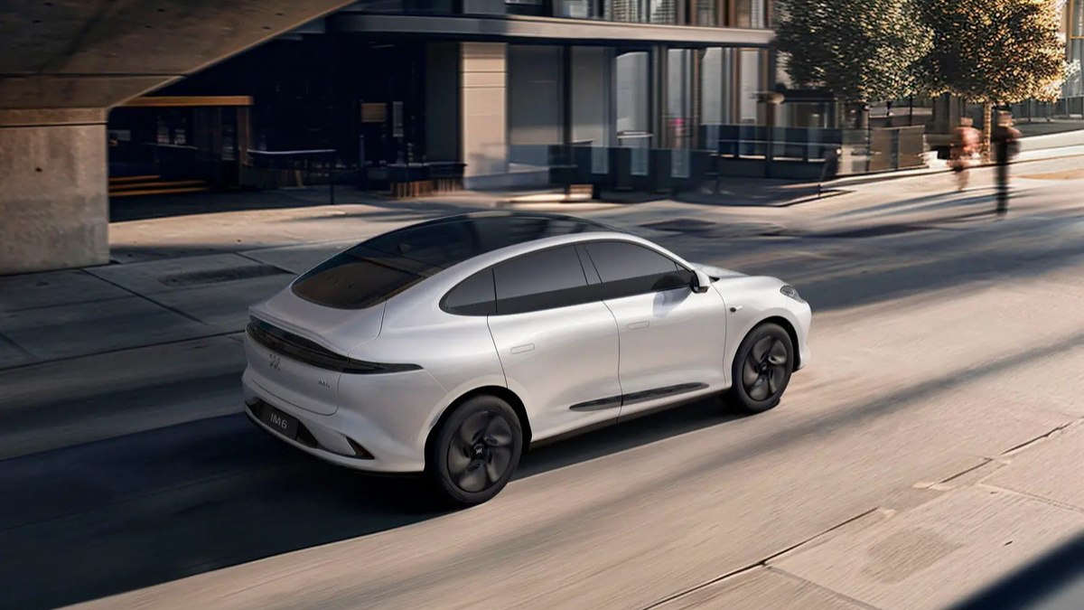 IM6 aposta em plataforma elétrica avançada, chassi inteligente e tecnologias de assistência à condução.