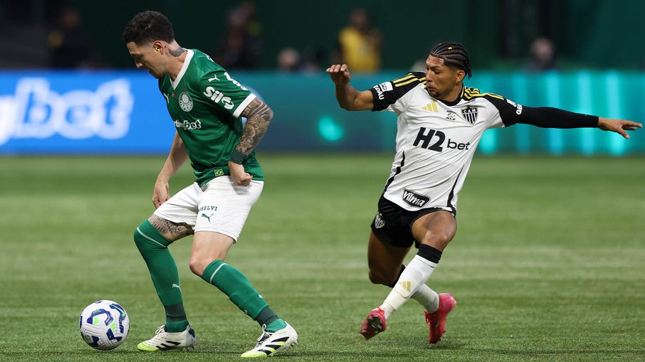 De volta? Torcida do Palmeiras repercute atrito entre Rony e Galo