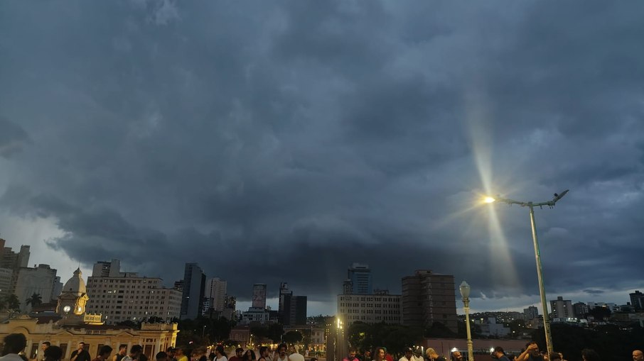 Defesa Civil alerta para possibilidade de granizo em Belo Horizonte Defesa Civil alerta para possibilidade de granizo em Belo Horizonte