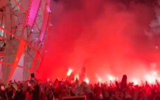 Ruas de fogo: veja imagens da festa da torcida do Internacional