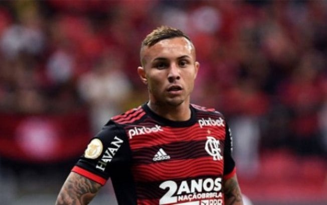 Everton Cebolinha vibra com estreia e assistência pelo Flamengo: 'Sensação muito diferente'