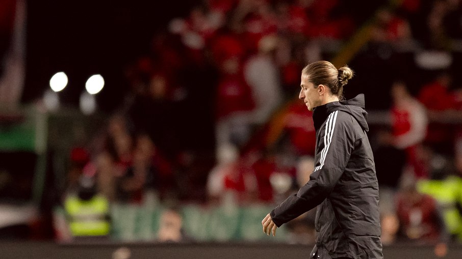 Filipe Luís em jogo do Flamengo contra o Internacional