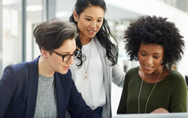 Com o aumento do desemprego, mulheres investem em desenvolvimento profissional