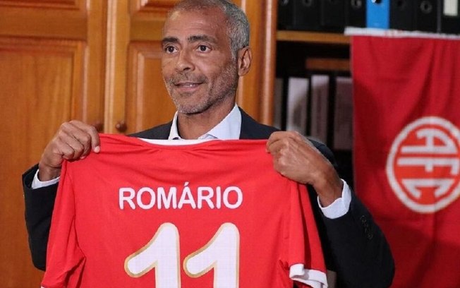 Romário cobra efetividade da Lei Brasileira de Inclusão, que completa 10 anos