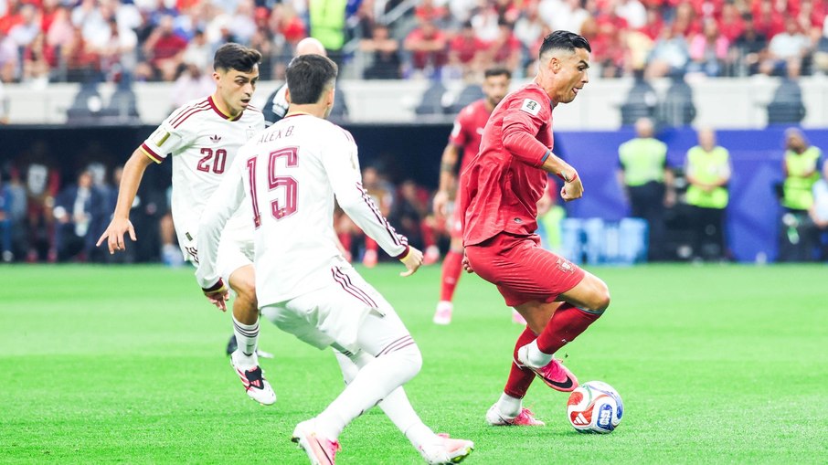 CR7 passa em branco e Portugal cai para Espanha com gol no fim