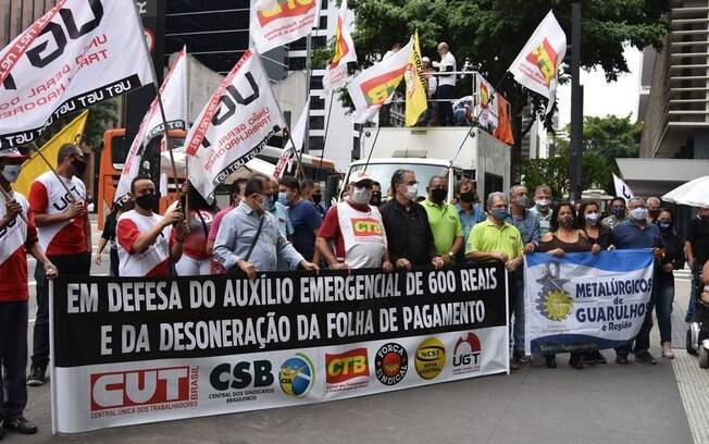Sindicatos fazem manifestação em SP pela prorrogação da desoneração da folha de empresas