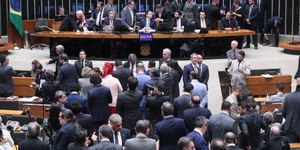 AO VIVO: CCJ rejeita relatório contra  cassação de Carla Zambelli