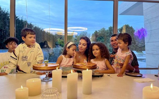 Cristiano Ronaldo curte a família antes da Eurocopa