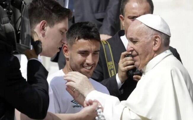 Delegação da Chapecoense visitou o papa Francisco no Vaticano antes do jogo contra a Roma
