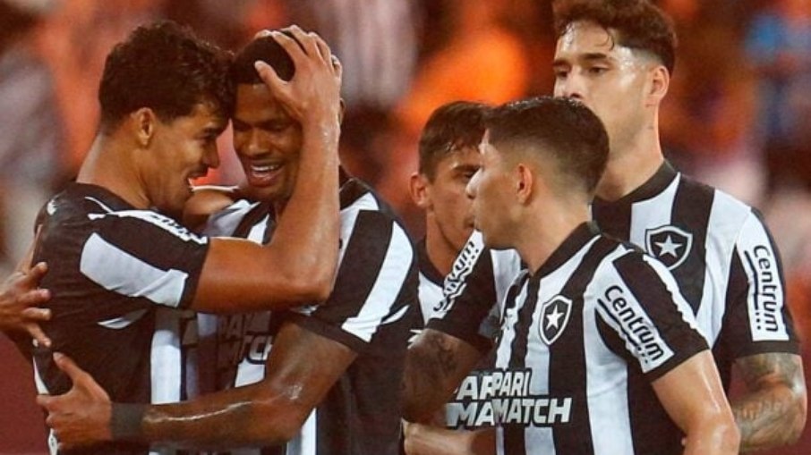 Botafogo recebe o Universitário pela Libertadores; acompanhe ao vivo