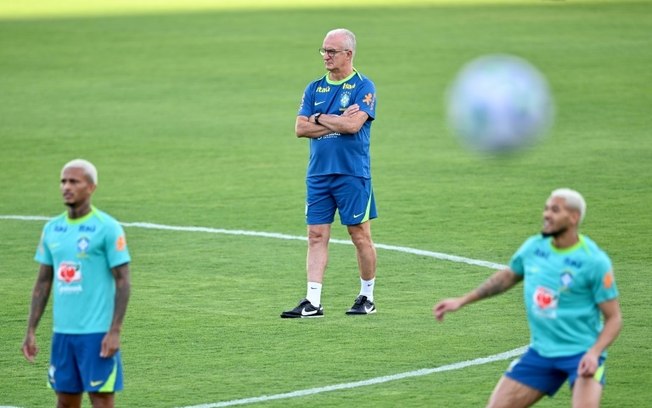 Técnico Dorival Júnior comanda treino da Seleção Brasileira em Brasília Técnico Dorival Júnior comanda treino da Seleção Brasileira em Brasília