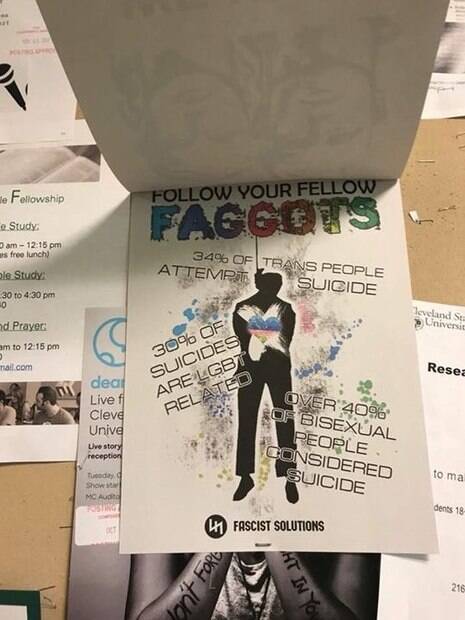 O cartaz sobre suicídio de pessoas LGBT foi colado em uma Universidade dos Estados Unidos