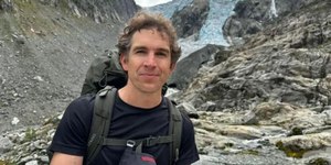 Jornalista perdido em geleira da Noruega é resgatado com vida