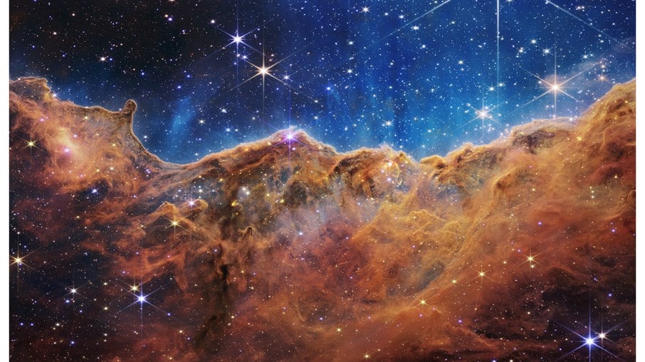 Imagem da Nebulosa Carina, conhecida por ser um berçário estelar
