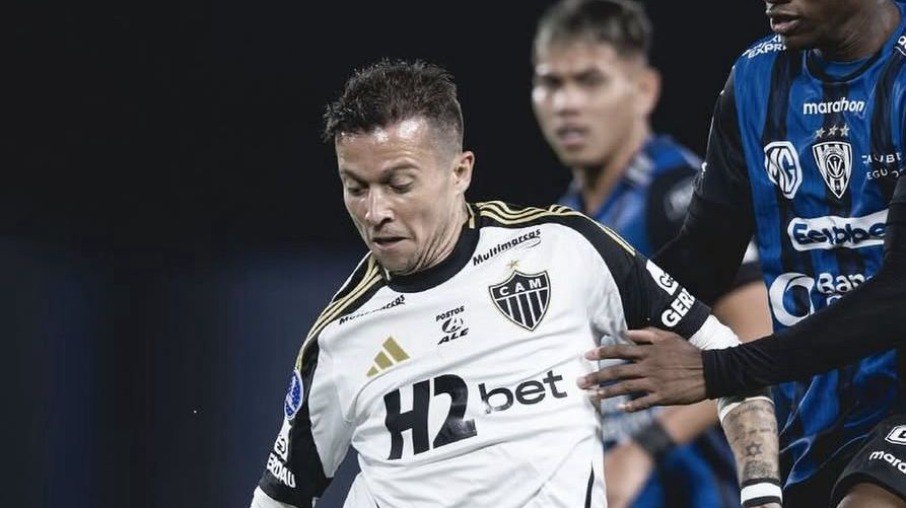 Bernard no empate do Atlético-MG contra o Del Valle