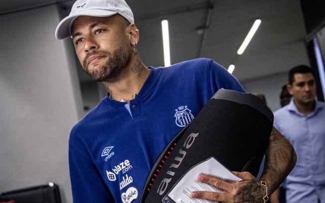 Caixa de som utilizada por Neymar custa menos do que modelos concorrentes também conhecidos no mercado