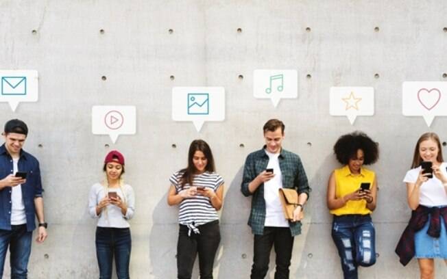 Estudo diz: 98,1% da população brasileira utiliza a internet pelo celular