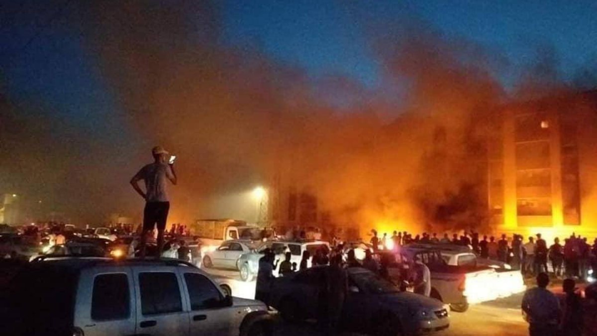 Líbia: manifestantes invadem parlamento em ato contra crise econômica