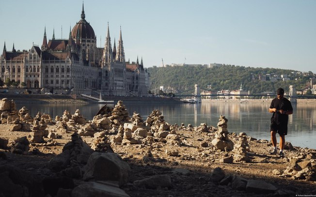 Seca histórica no rio Danúbio, o segundo maior da Europa, ocorre em meio a calor intenso Seca histórica no rio Danúbio, o segundo maior da Europa, ocorre em meio a calor intenso