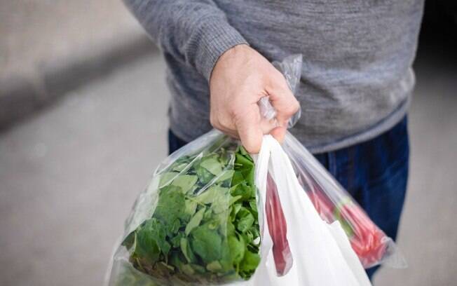 No Quênia, tome cuidado ao fazer compras no supermercado, porque agora é proibido usar sacolas plásticas no país