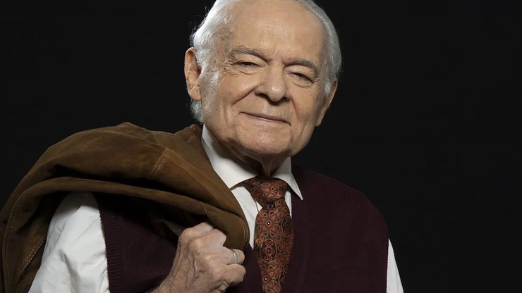Aos 92 anos, Othon Bastos volta a São Paulo com solo biográfico