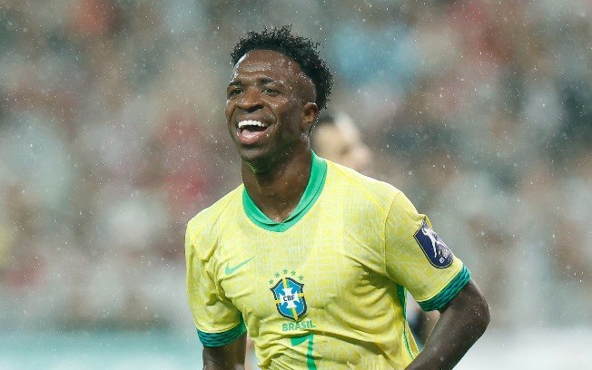 Vinicius Junior celebra gol contra a Coreia