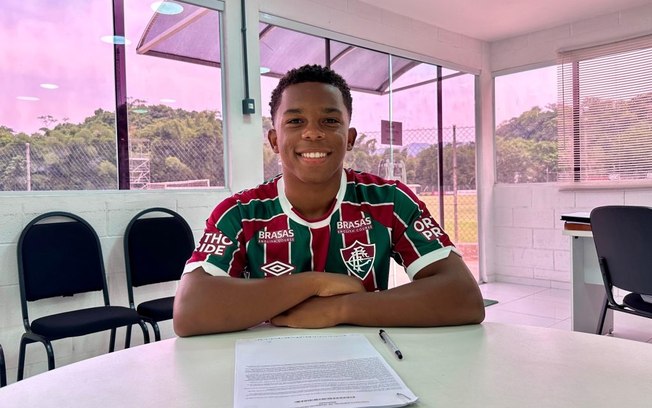 Fluminense renova contrato com joia da base e coloca multa milionária