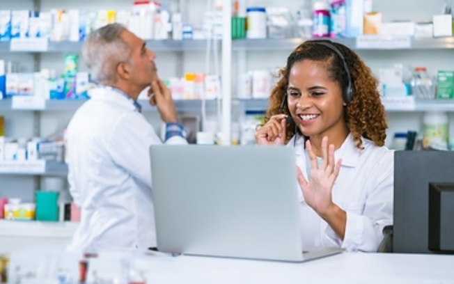 Você sabe usar medicamentos genéricos com segurança? Informação é parte essencial do tratamento