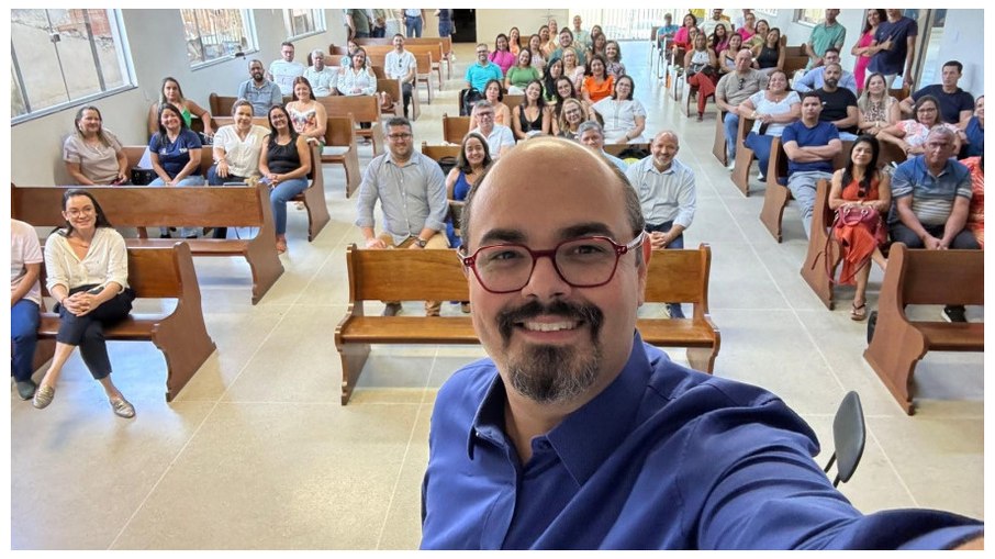 Mateus Simões é advogado, professor universitário, empresário e servidor público Mateus Simões é advogado, professor universitário, empresário e servidor público