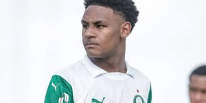 Conheça joia do Palmeiras que chama atenção da Europa aos 15 anos
