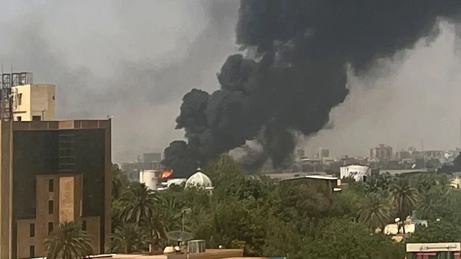 Pelo menos 56 civis mortos e centenas de feridos na região de Cartum, Sudão, desde o início dos ataques