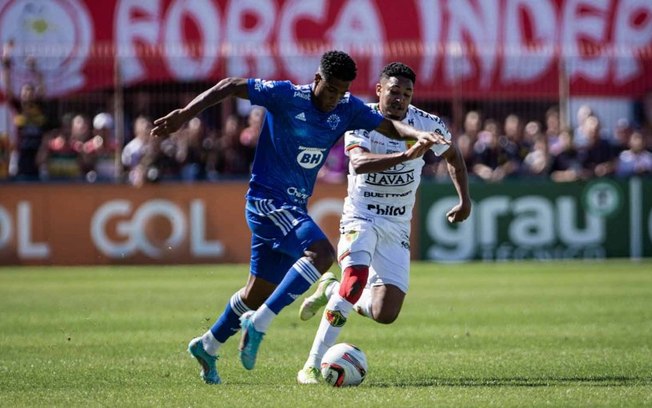 Com VAR protagonista no final, Cruzeiro e Brusque empatam sem gols pela Série B