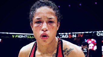 Jacqueline%20Cavalcanti%20vence%20a%204%C2%AA%20seguida%20no%20UFC%20e%20aposenta%20rival