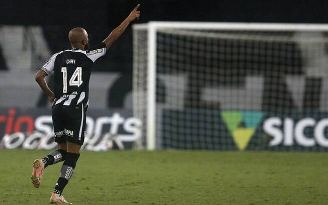 Botafogo busca substituto para Chay e quer reforço no meio-campo