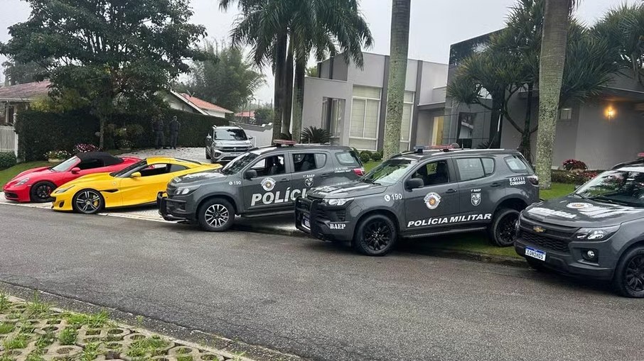 Operação mira grupo suspeito de tráfico e lavagem de dinheiro no interior de SP Operação mira grupo suspeito de tráfico e lavagem de dinheiro no interior de SP