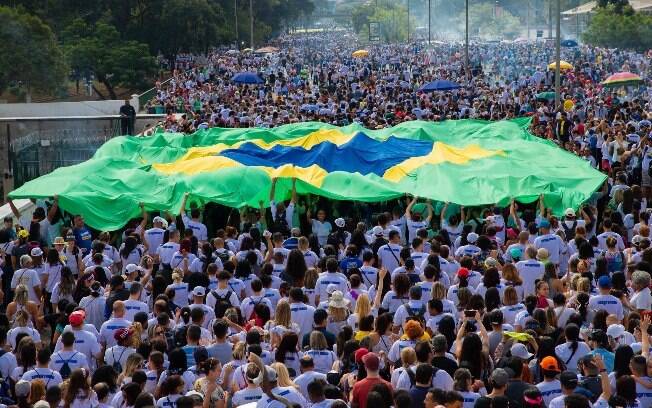 A 27ª edição da Marcha para Jesus, principal encontro evangélico do País, reúne milhares de fiéis em São Paulo