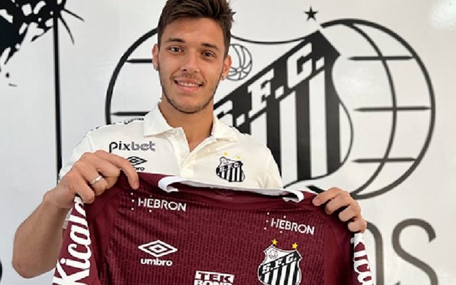 Santos oficializa a renovação de contrato com o goleiro Breno